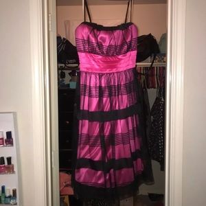 Size L black and pink Formal Dress
